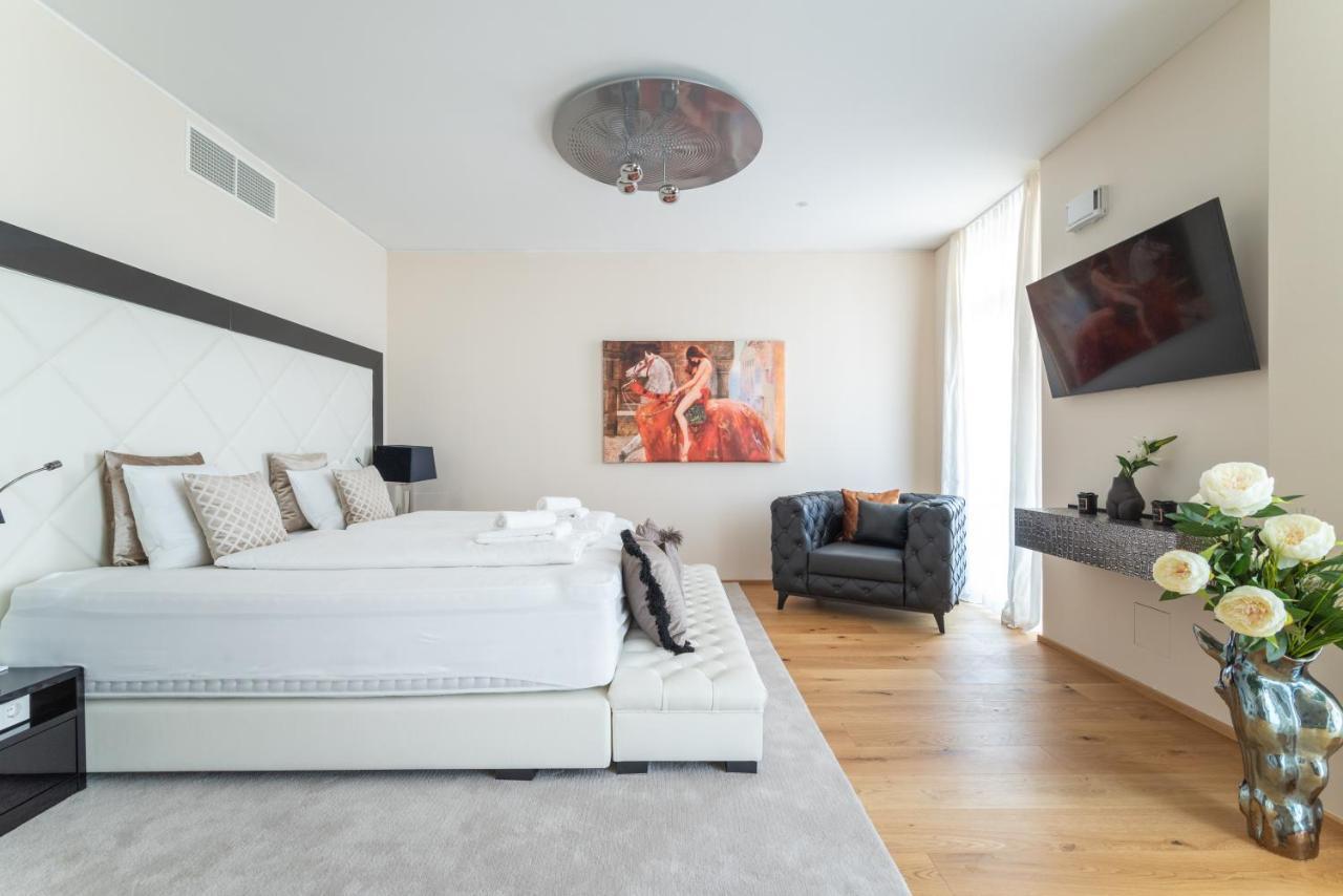 Exclusive 2Br Skyline Penthouse By Hm Apartamento Viena Exterior foto